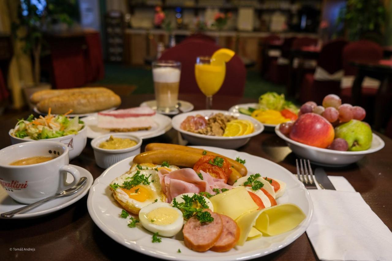 Hotel Tommy Wellness & Spa Náchod Eksteriør billede