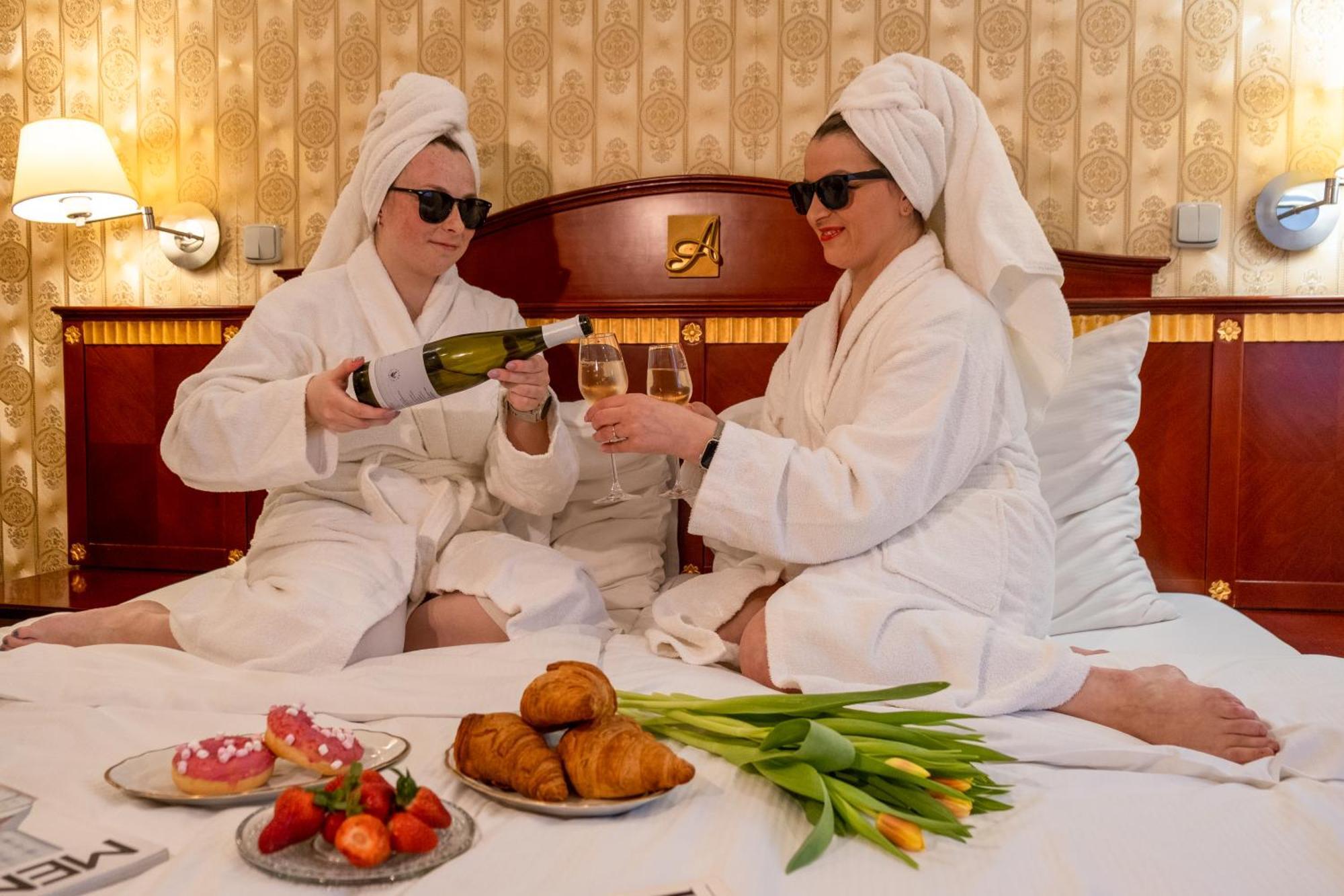 Hotel Tommy Wellness & Spa Náchod Eksteriør billede